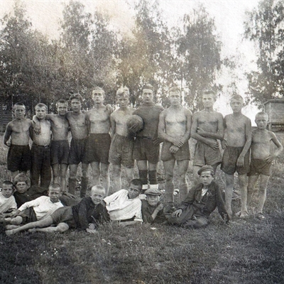 Футбольная команда с. Иваньково 1937г. Футбольная команда с. Иваньково 1937г.